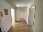 Ihr gemütliches Zuhause mit Balkon und Einbauküche: 3-Zimmer-Wohnung in Leipzig Kleinzschocher - Flur