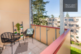 Bezugsfrei mit Balkon! Geschmackvoll sanierte ca. 70 m² Wohnung in Steglitz - Balkon